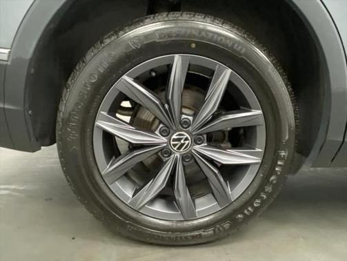 2023 Volkswagen Tiguan SE - Photo 17