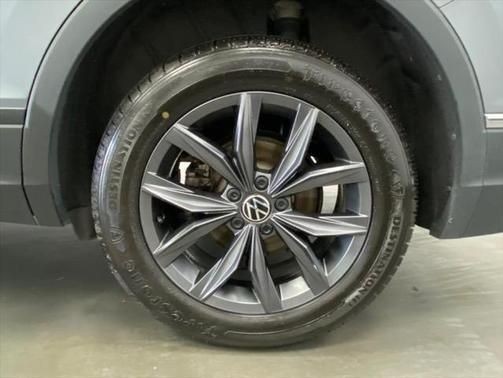 2023 Volkswagen Tiguan SE - Photo 18