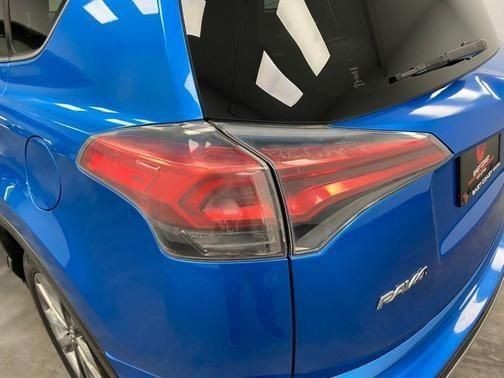 2017 Toyota RAV4 Limited - Photo 13