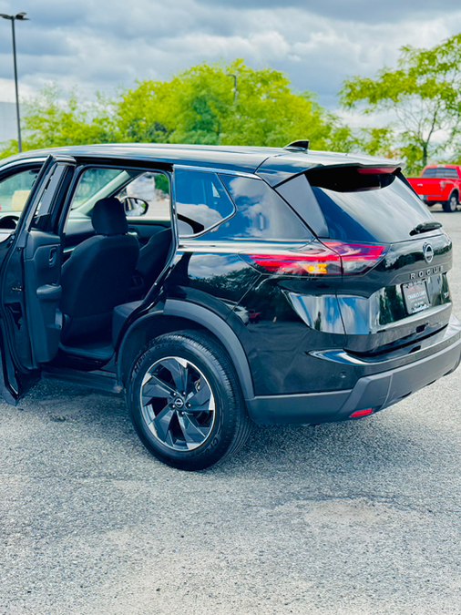 2024 Nissan Rogue SV - Photo 10