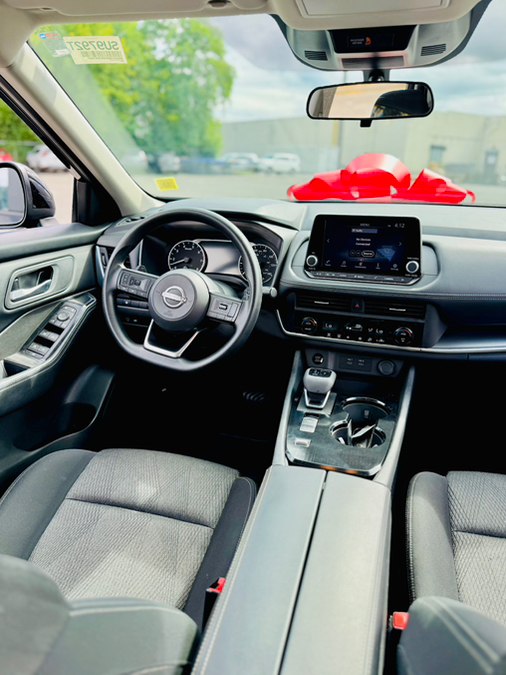 2024 Nissan Rogue SV - Photo 6