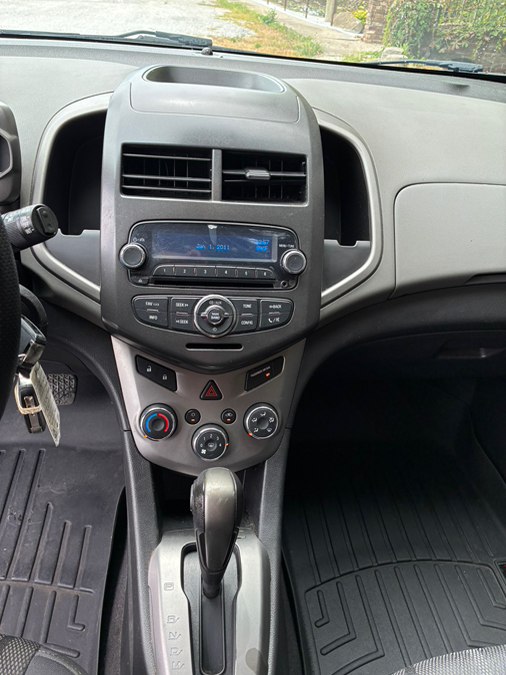 2013 Chevrolet Sonic LT - Photo 6