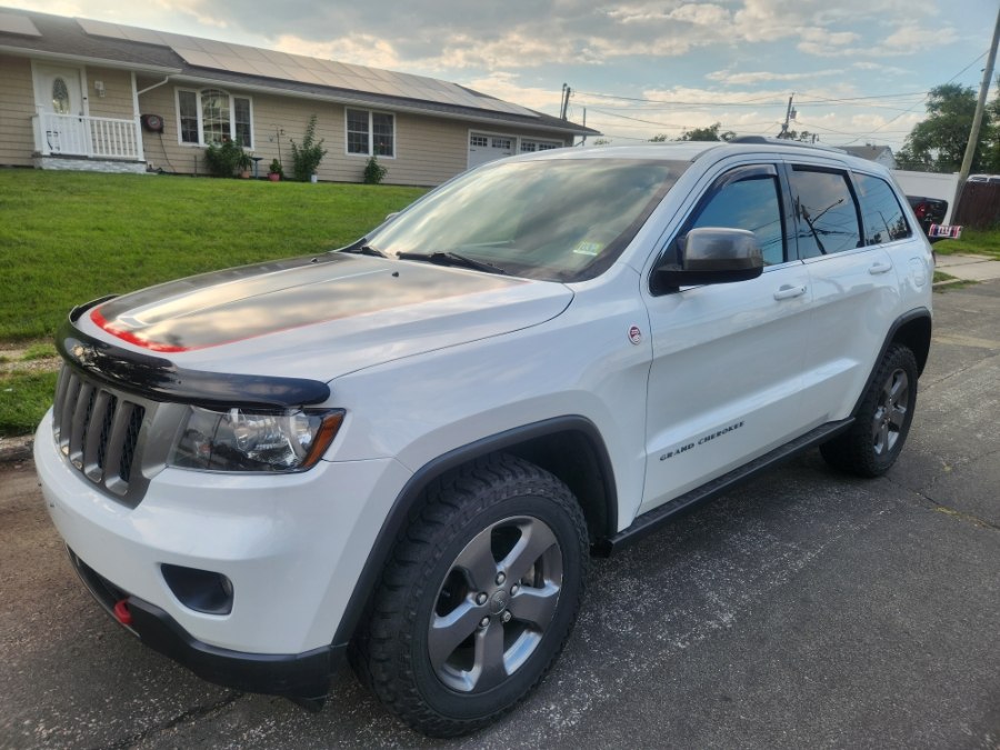 Used 2013 Jeep Grand Cherokee in West Babylon, New York | SGM Auto Sales. West Babylon, New York