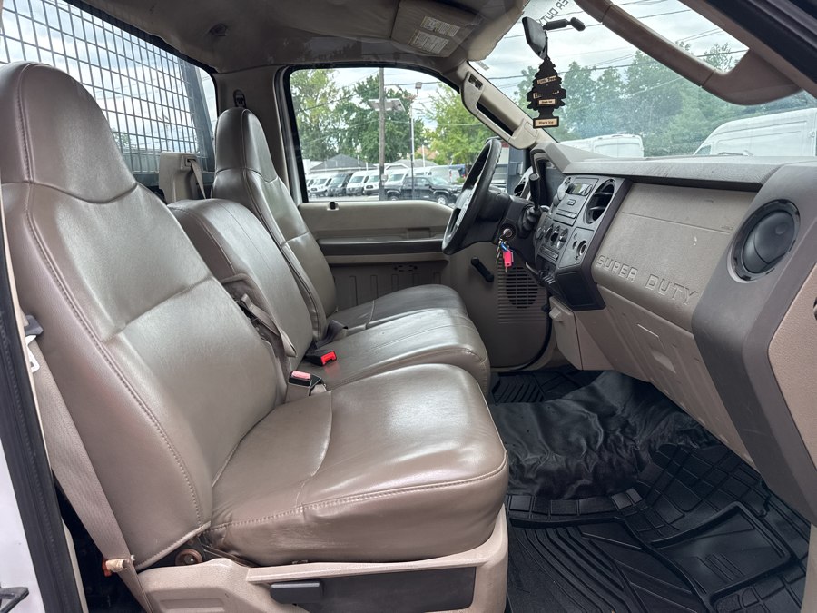 2008 Ford F-350 Super Duty Chassis Cab XL - Photo 10