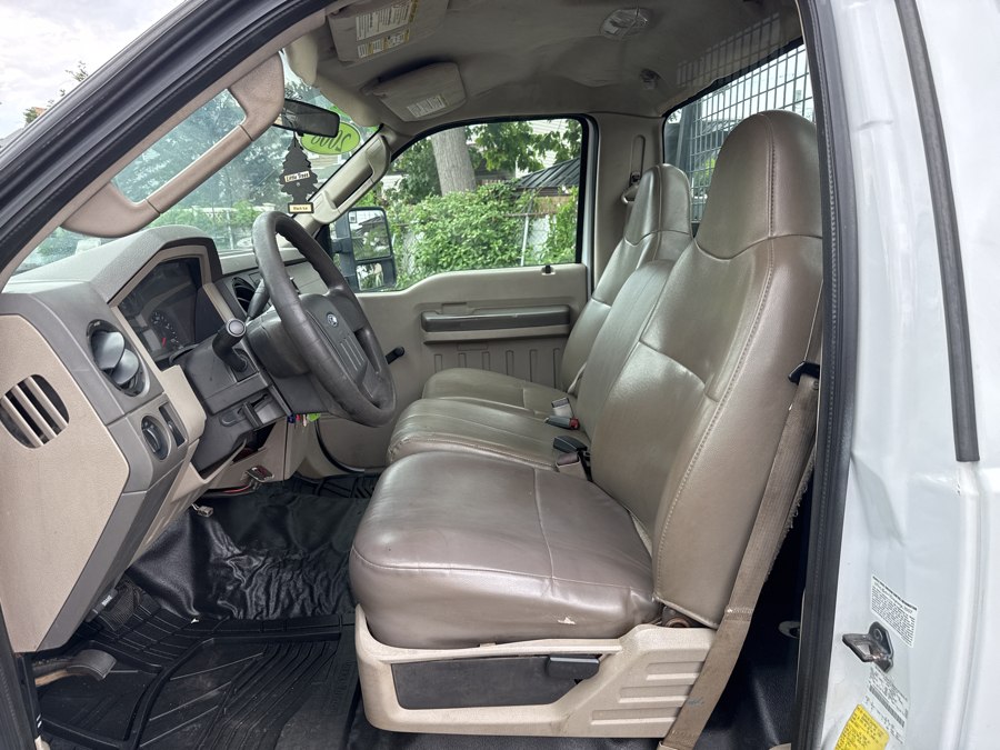 2008 Ford F-350 Super Duty Chassis Cab XL - Photo 8