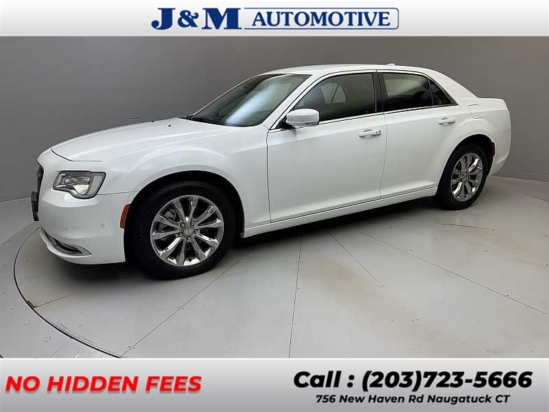 Used 2015 Chrysler 300 in Naugatuck, Connecticut | J&M Automotive Sls&Svc LLC. Naugatuck, Connecticut