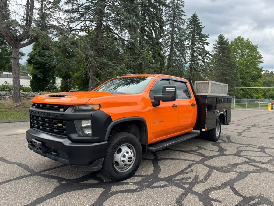 Used 2021 Chevrolet Silverado 3500HD CC in Waterbury, Connecticut | Platinum Auto Care. Waterbury, Connecticut