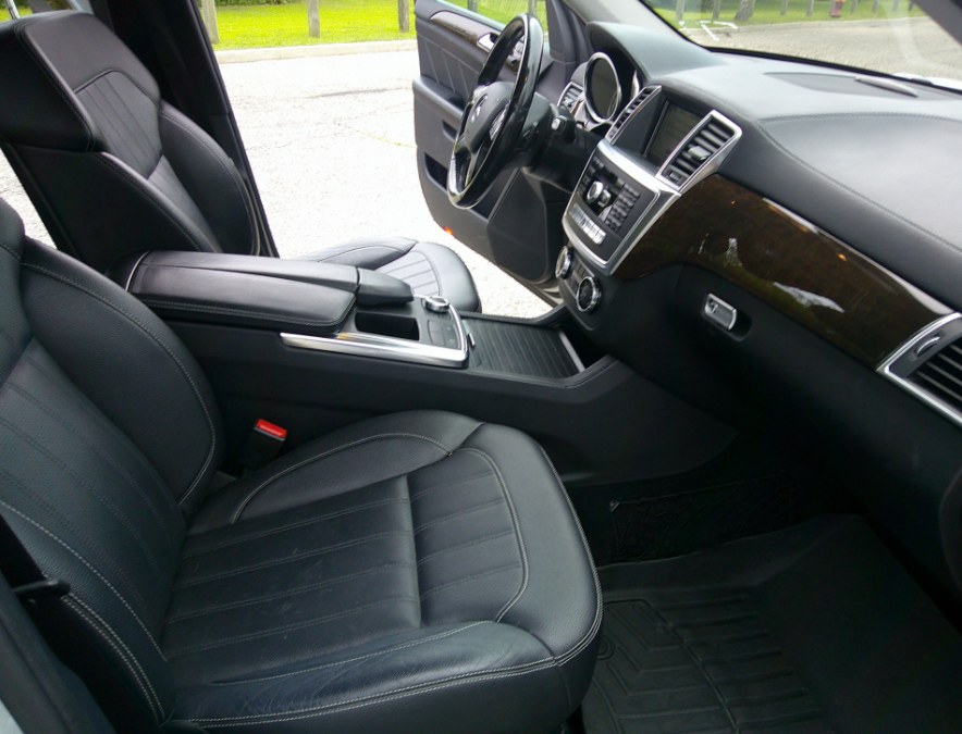 2015 Mercedes-Benz GL-Class - $10,977