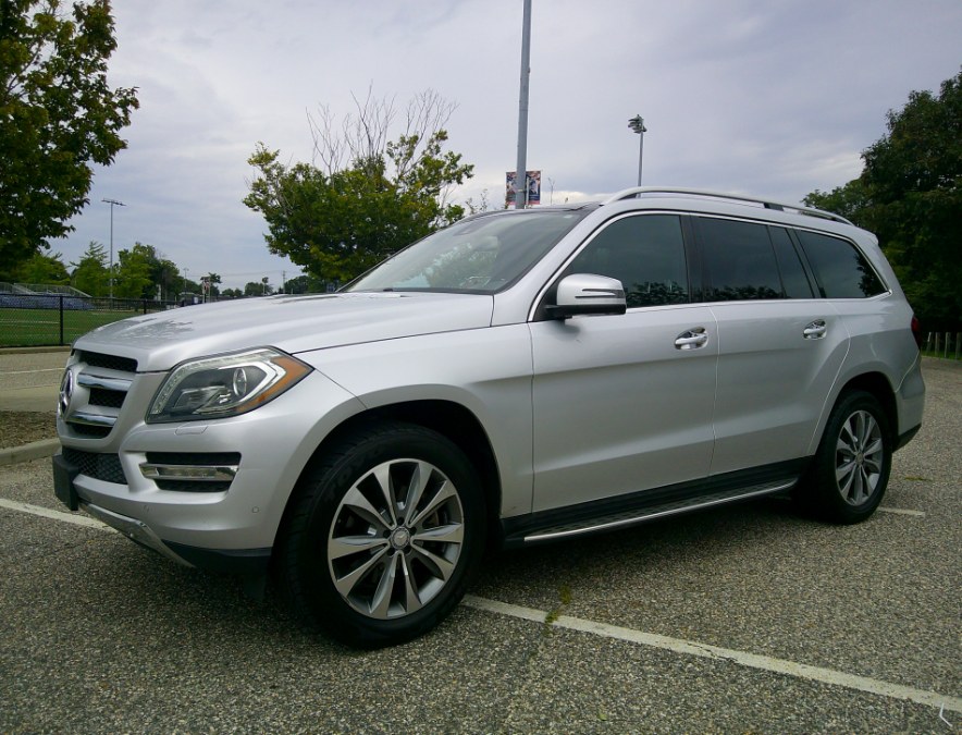 2015 Mercedes-Benz GL-Class - $10,977