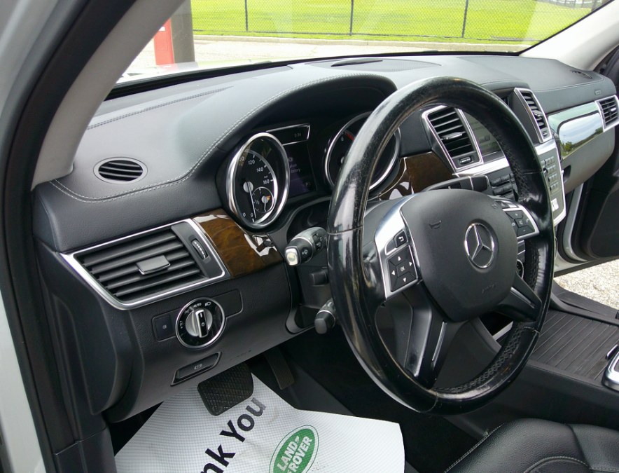 2015 Mercedes-Benz GL-Class - $10,977