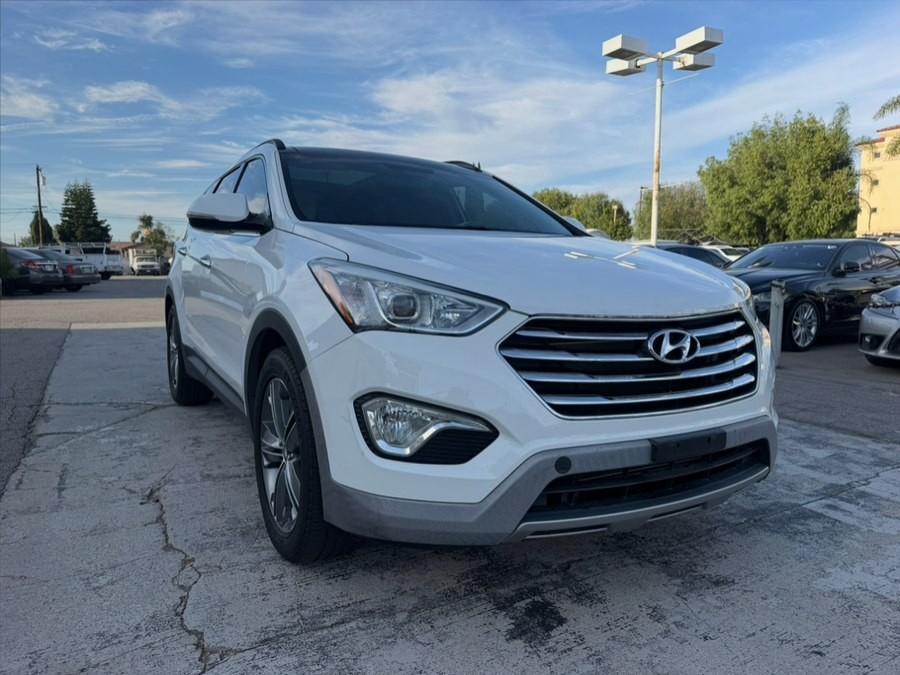 Used 2015 Hyundai Santa Fe in Hawaiian Gardens, California | Luxe Motors. Hawaiian Gardens, California