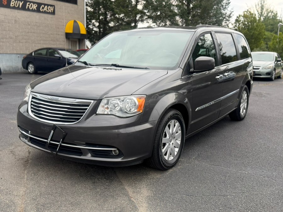 Used 2016 Chrysler Town & Country in Westfield, Massachusetts | Auto Wings Cop. Westfield, Massachusetts