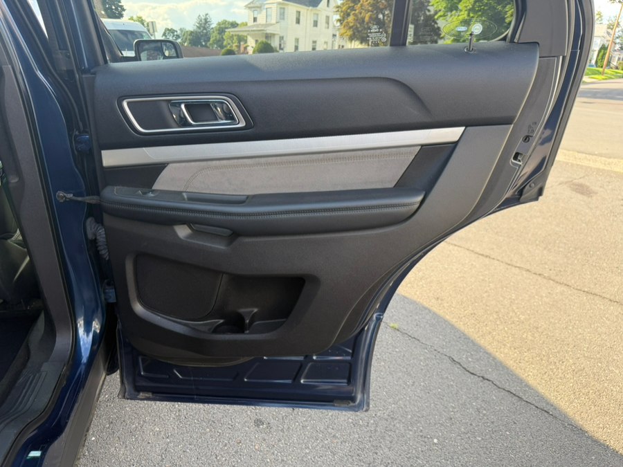 2017 Ford Explorer XLT - Photo 15