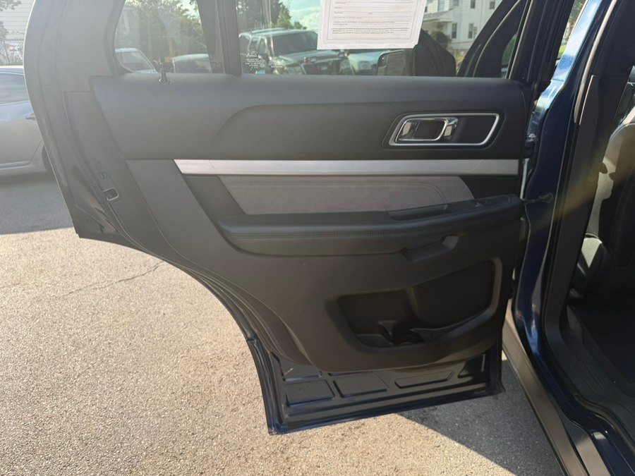 2017 Ford Explorer XLT - Photo 13