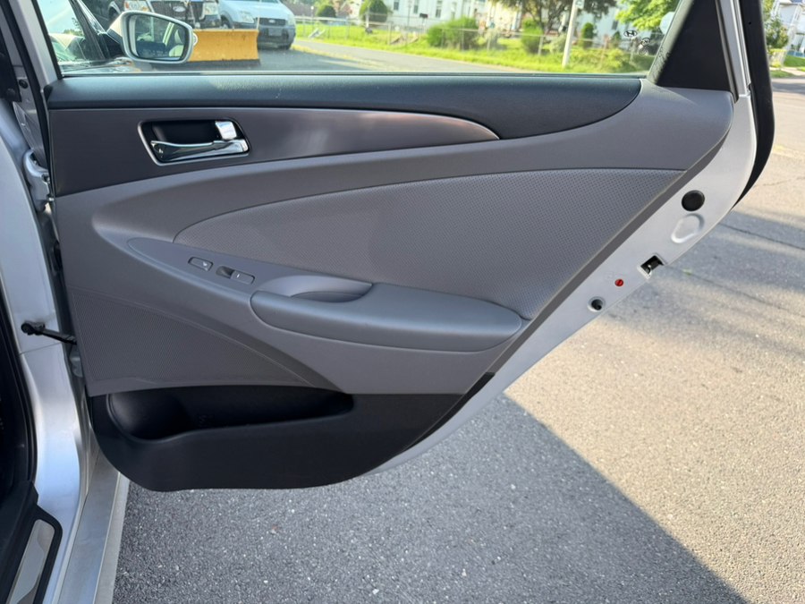 2011 Hyundai Sonata Hybrid Base - Photo 21