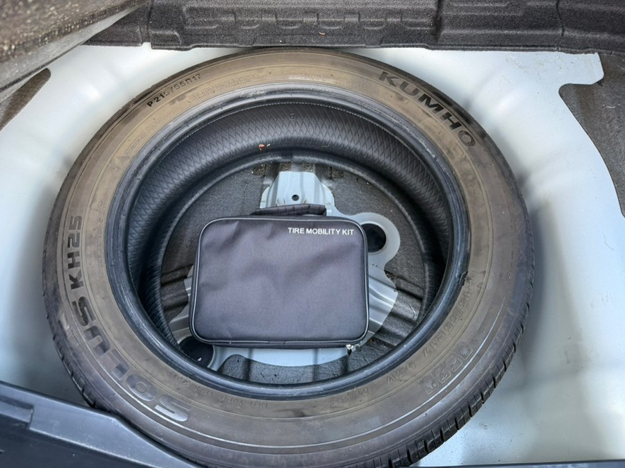 2011 Hyundai Sonata Hybrid Base - Photo 25