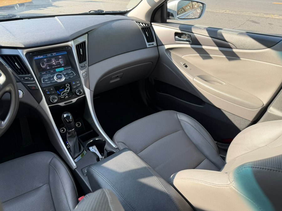 2011 Hyundai Sonata Hybrid Base - Photo 12