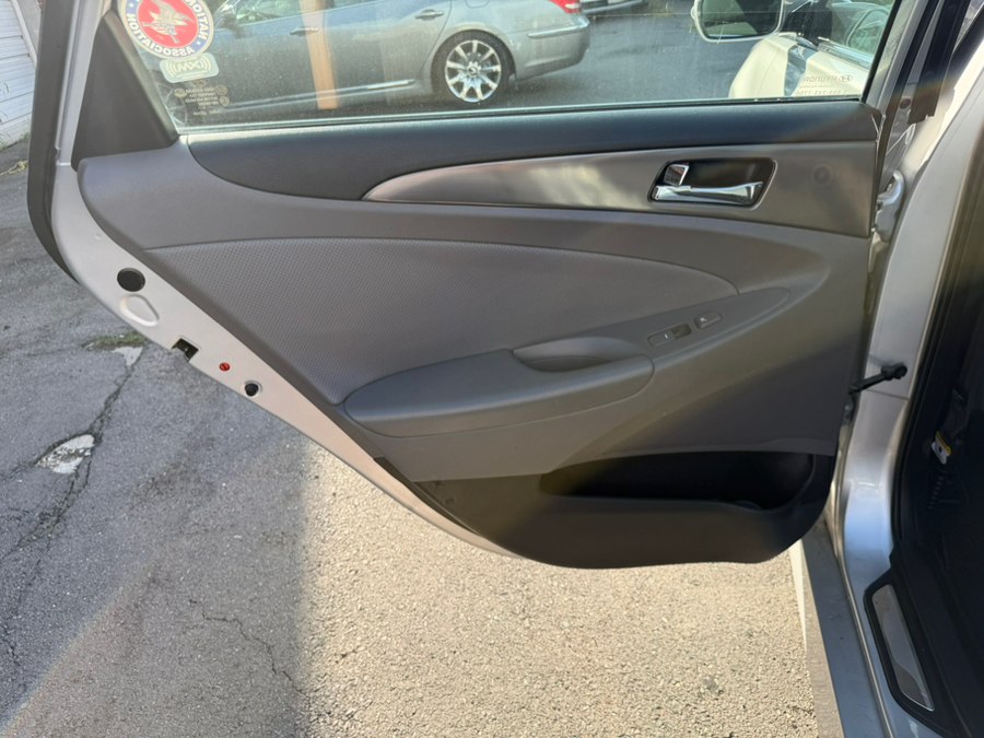 2011 Hyundai Sonata Hybrid Base - Photo 22