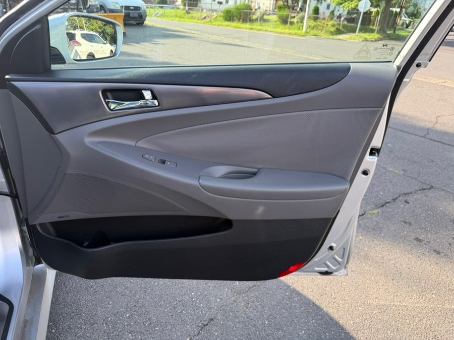 2011 Hyundai Sonata Hybrid Base - Photo 23
