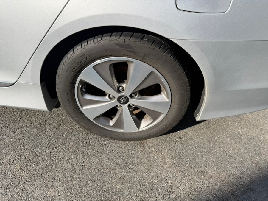 2011 Hyundai Sonata Hybrid Base - Photo 29