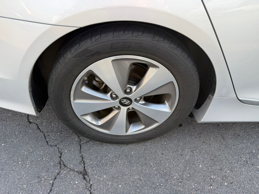 2011 Hyundai Sonata Hybrid Base - Photo 28