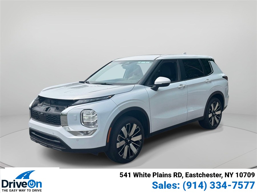 Used 2025 Mitsubishi Outlander in Eastchester, New York | Drive On. Eastchester, New York