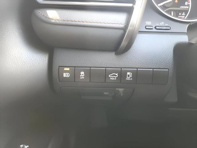 2019 Toyota Camry XLE - Photo 16