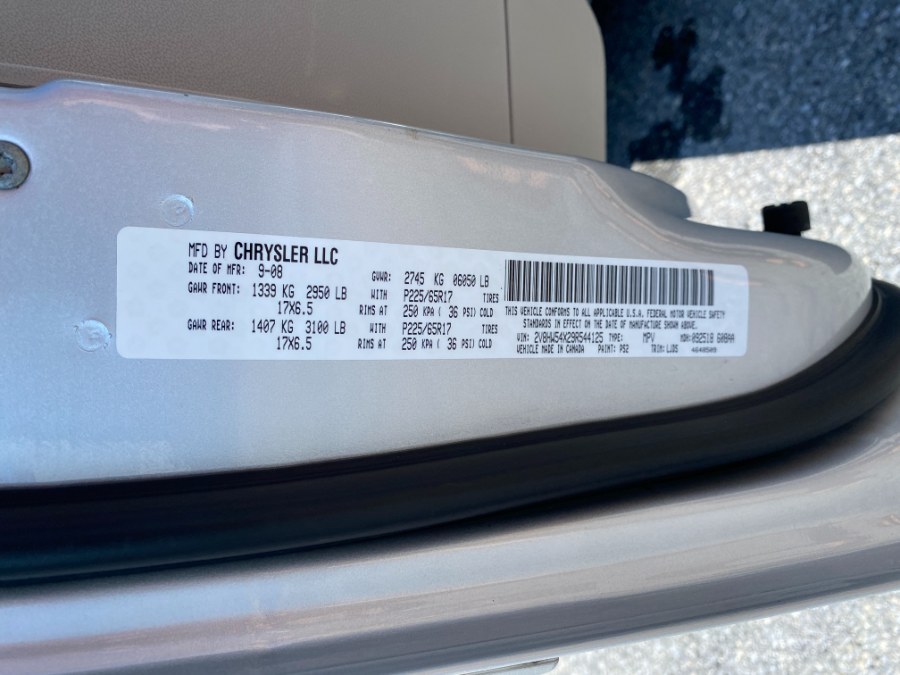 2009 Volkswagen Routan SEL - Photo 9
