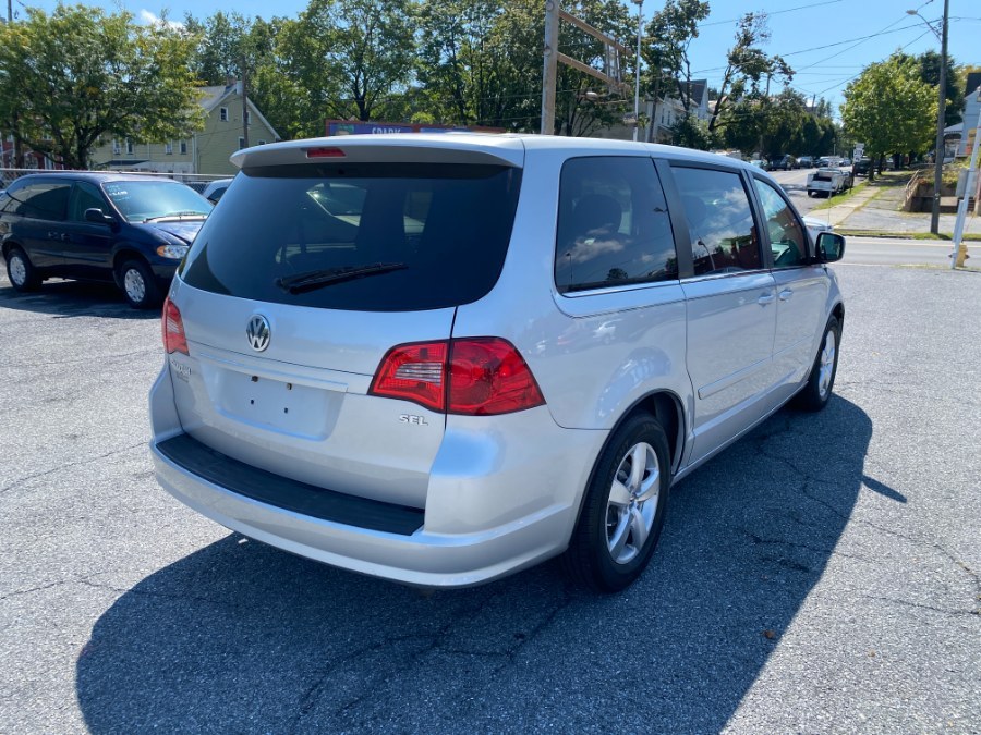2009 Volkswagen Routan SEL - Photo 4