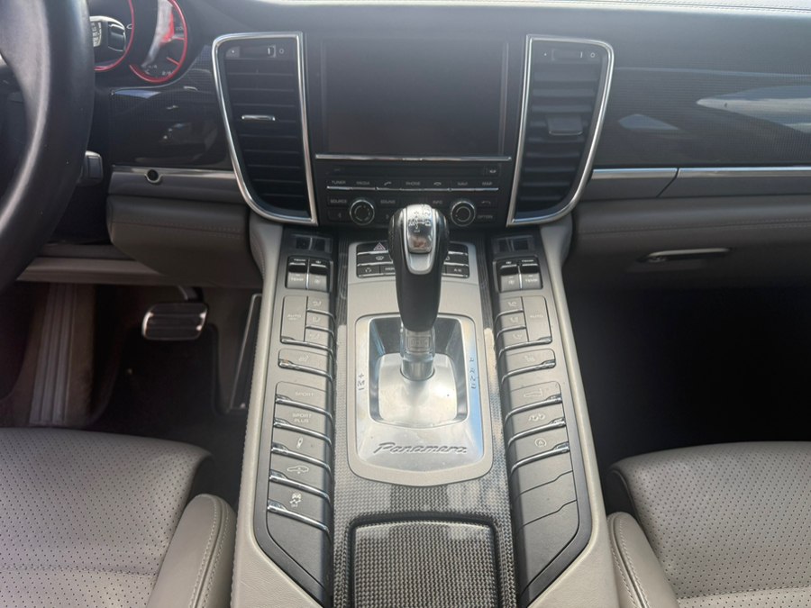 2013 Porsche Panamera GTS - Photo 17