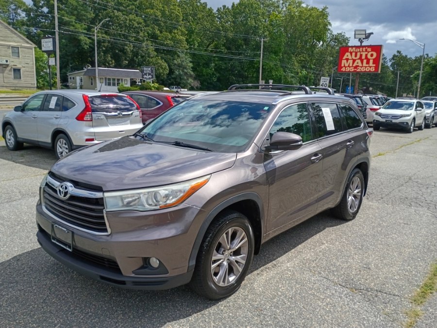 Used 2015 Toyota Highlander in Chicopee, Massachusetts | Matts Auto Mall LLC. Chicopee, Massachusetts