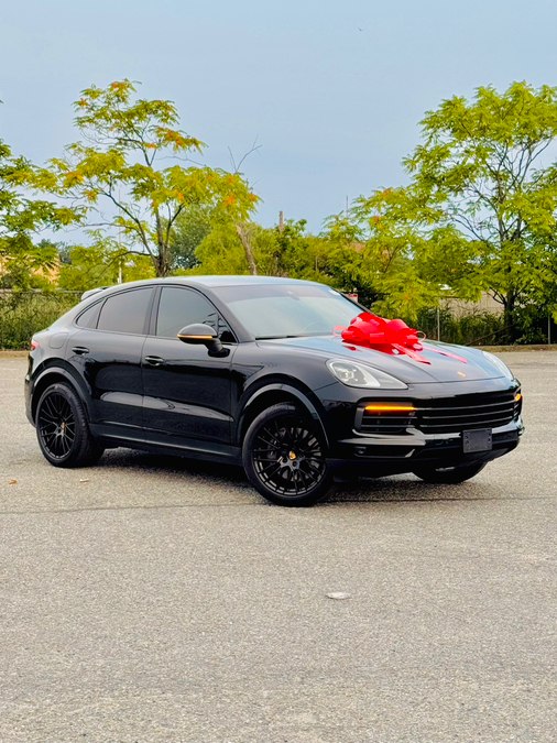 Used 2021 Porsche Cayenne in Elmont, New York | Charles Cars. Elmont, New York