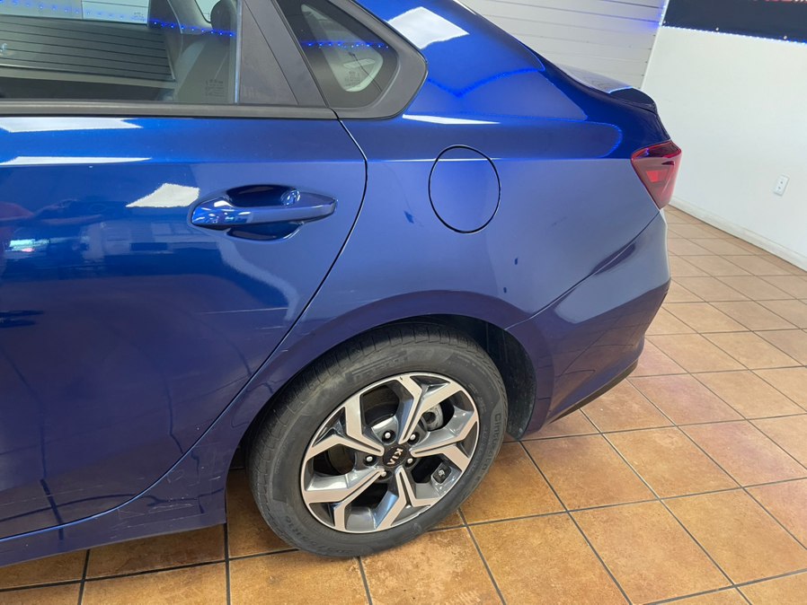 2021 Kia Forte LXS - Photo 14