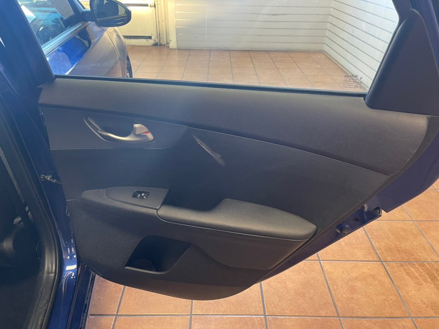 2021 Kia Forte LXS - Photo 34