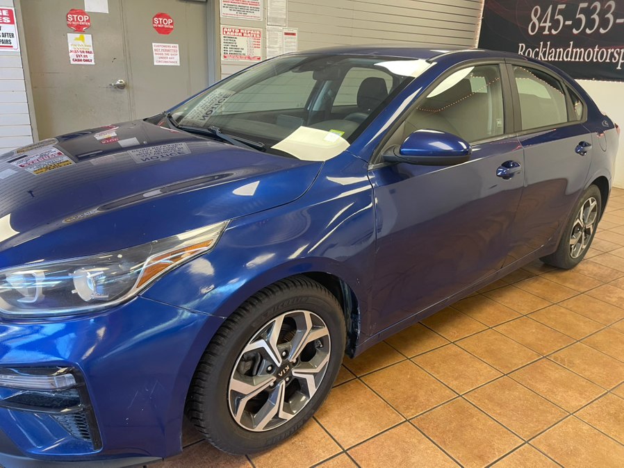 2021 Kia Forte LXS - Photo 9