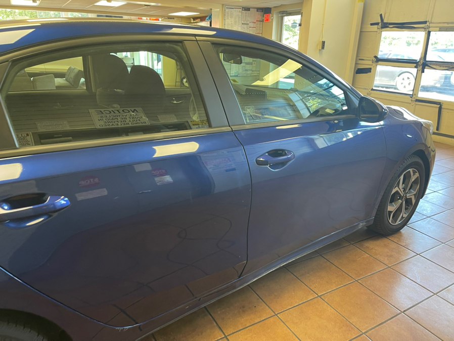2021 Kia Forte LXS - Photo 21