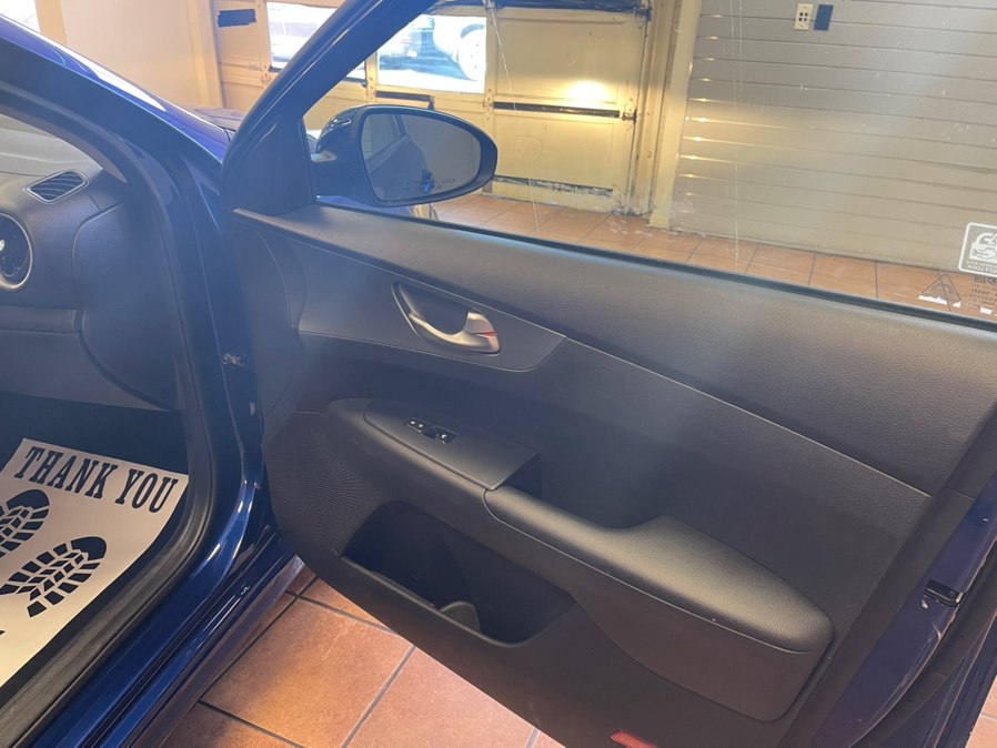 2021 Kia Forte LXS - Photo 36