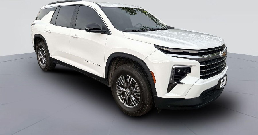 2025 Chevrolet Traverse AWD 4dr LT w/2LT, available for sale in West Islip, New York | Limitless Motors. West Islip, New York