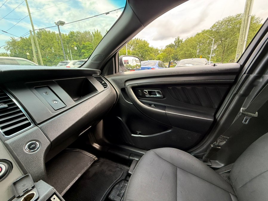 2018 Ford Taurus - Photo 24
