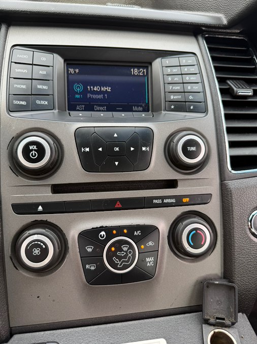2018 Ford Taurus - Photo 23