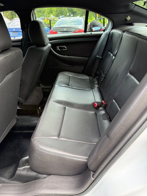 2018 Ford Taurus - Photo 28