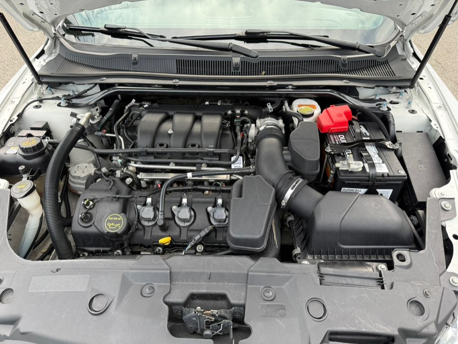 2018 Ford Taurus - Photo 40