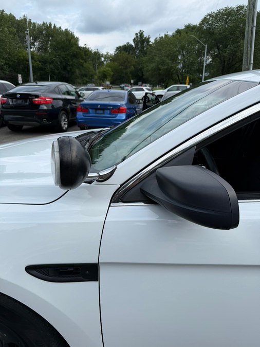 2018 Ford Taurus - Photo 17