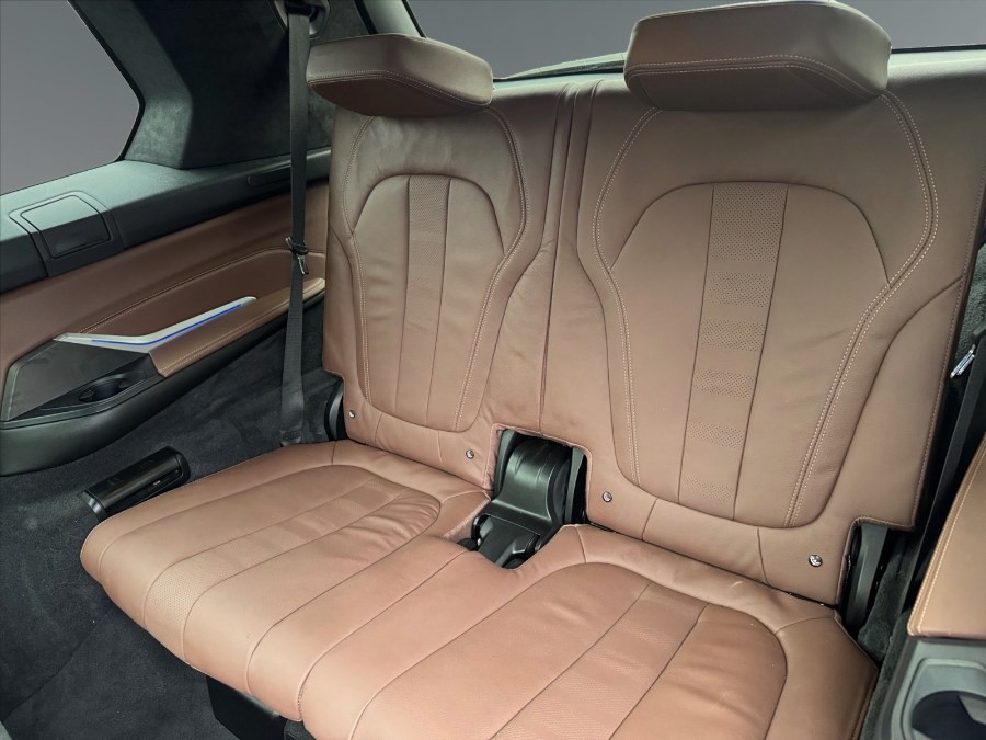 2021 BMW X7 40i - Photo 16