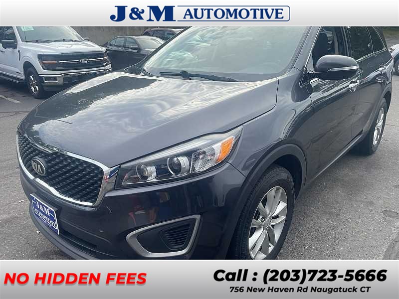Used Kia Sorento LX 2017 | J&M Automotive Sls&Svc LLC. Naugatuck, Connecticut