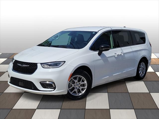 Used 2024 Chrysler Pacifica in Woodside, New York | Drive Central. Woodside, New York