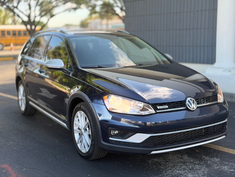 Used 2017 Volkswagen Golf Alltrack in Hialeah, Florida | The Palm Motors LLC. Hialeah, Florida