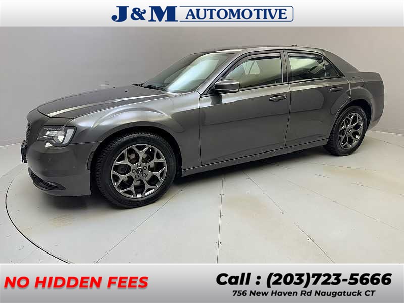 Used 2018 Chrysler 300 in Naugatuck, Connecticut | J&M Automotive Sls&Svc LLC. Naugatuck, Connecticut
