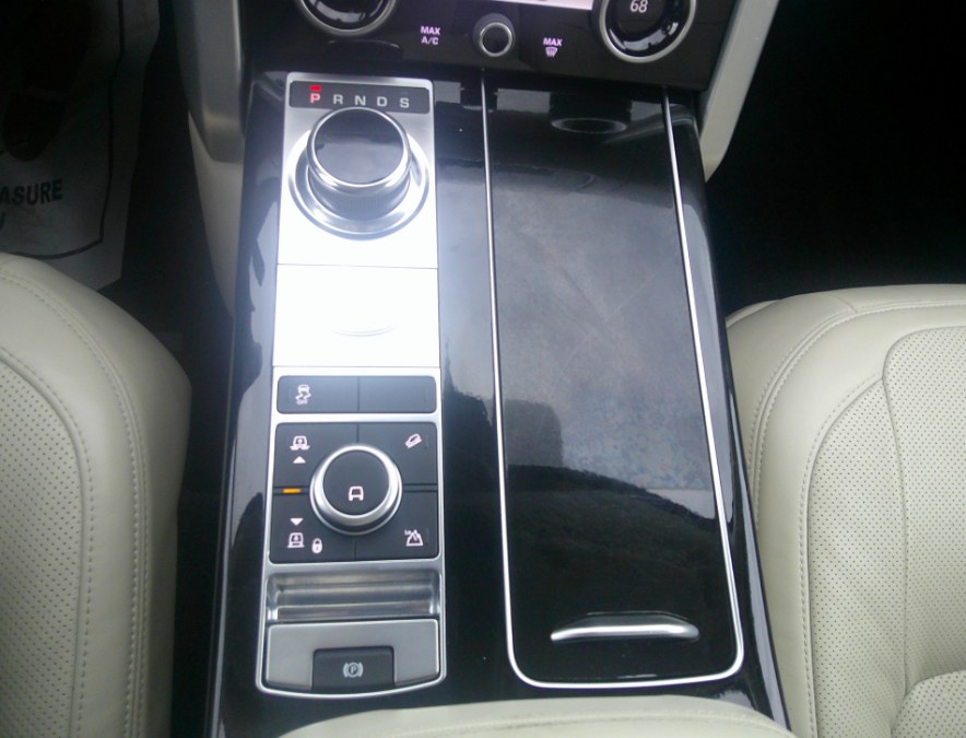 2020 Land Rover Range Rover - $32,477