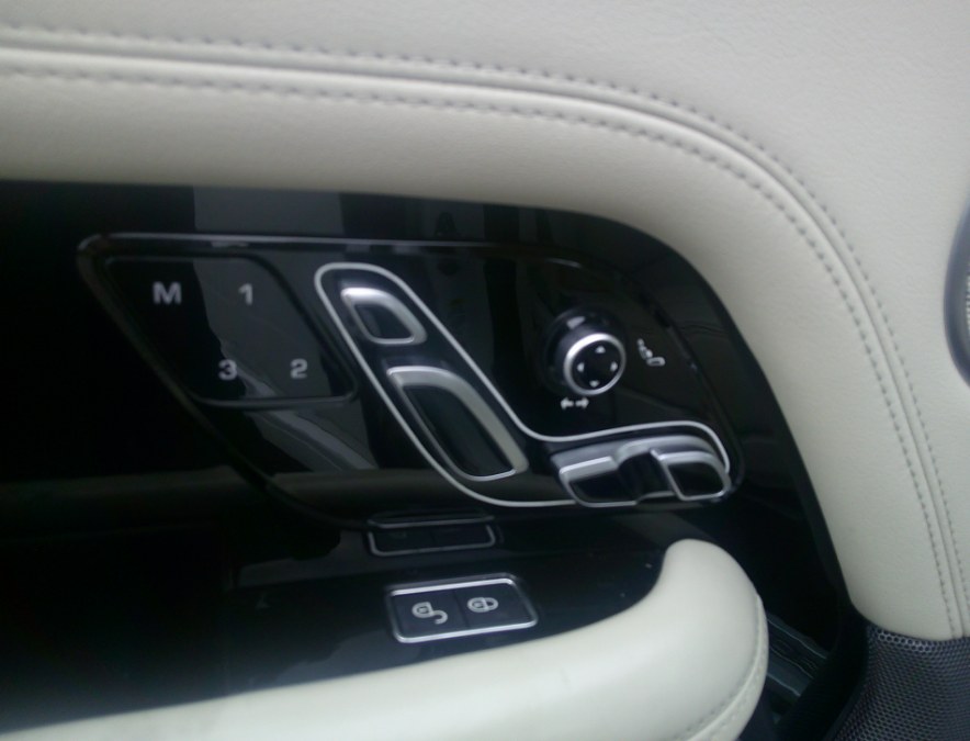 2020 Land Rover Range Rover - $32,477